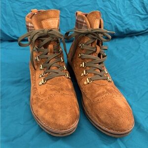 🔹SOLD🔹 Tommy Hilfiger 9.5 Women’s Boots (Brown)